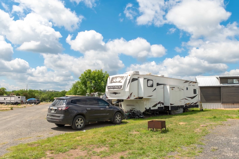 Premium Back-In RV Site-4
